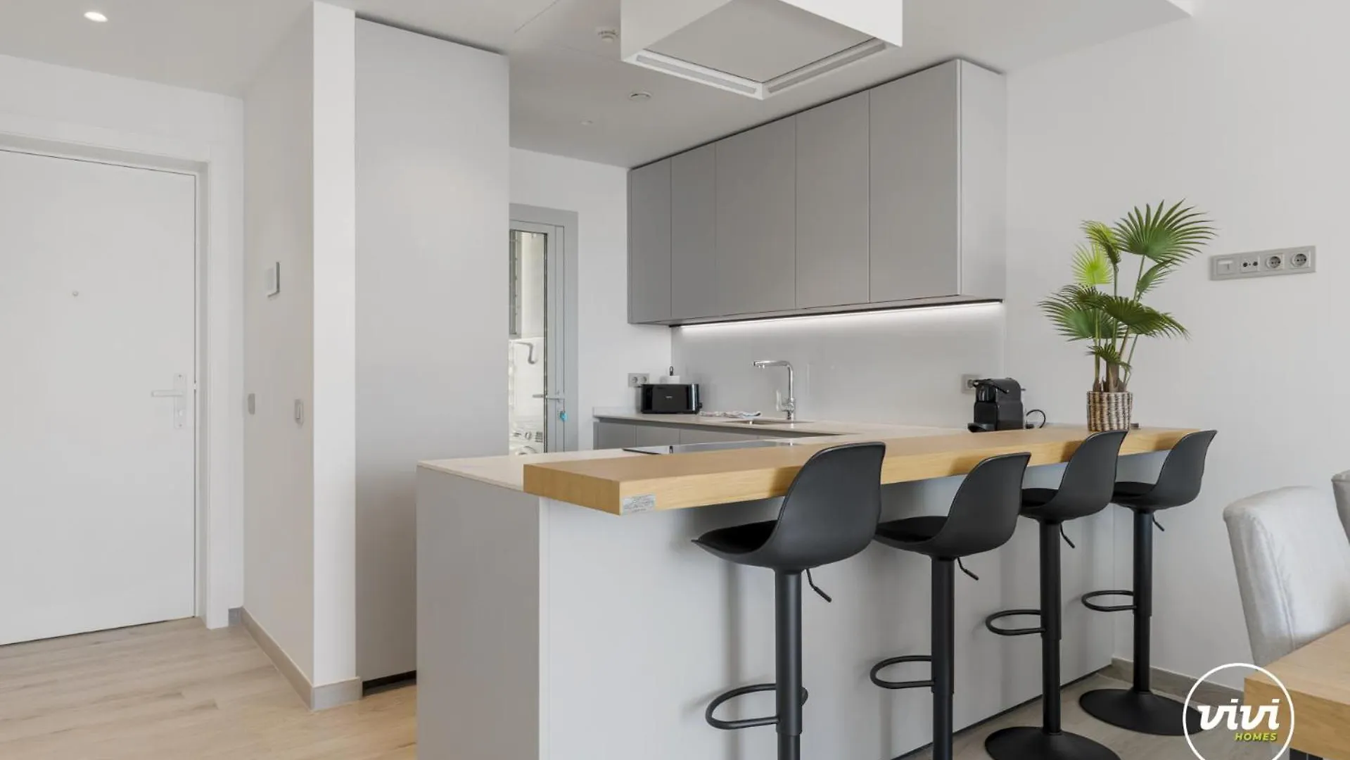 Apartman Vivi Homes - Dior Pool, Terrace & Sea View