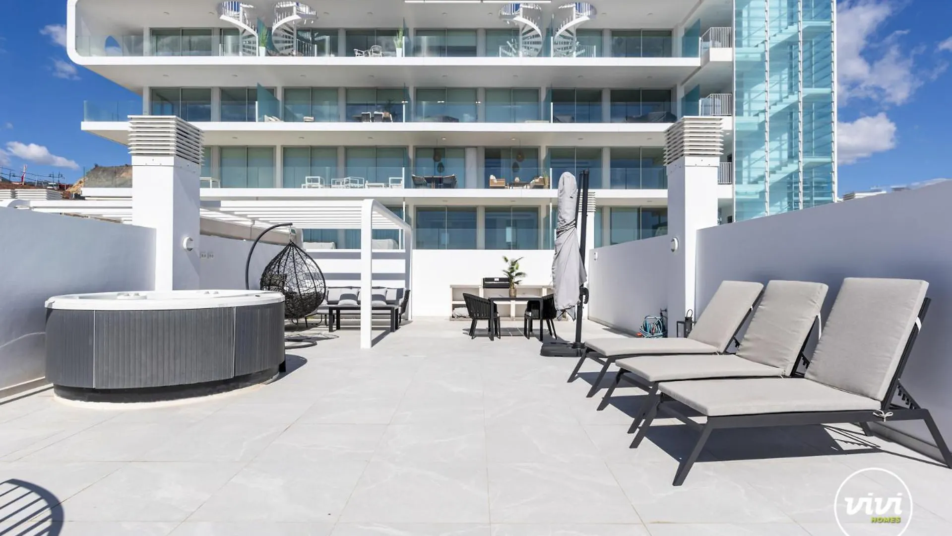 Apartman Vivi Homes - Dior Pool, Terrace & Sea View
