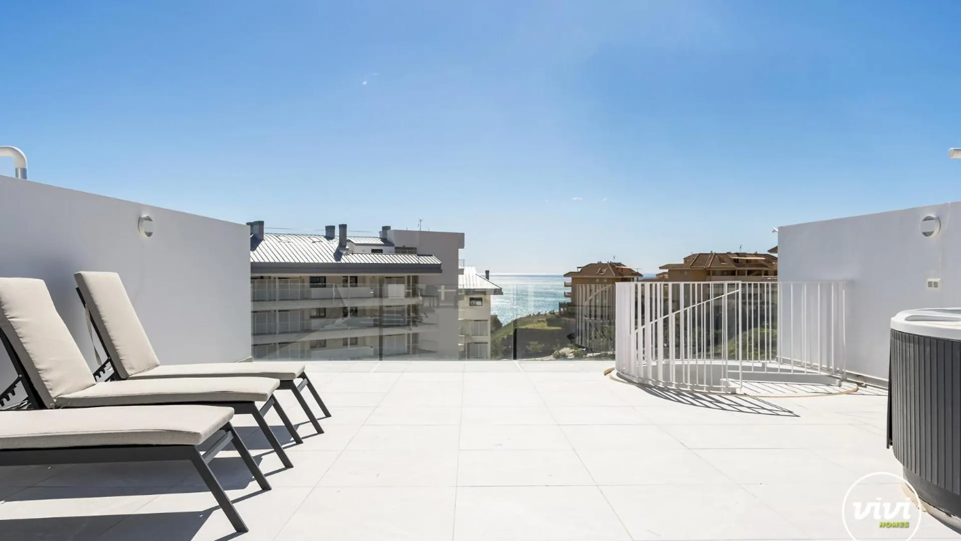 Vivi Homes - Dior Pool, Terrace & Sea View 0*, Fuengirola