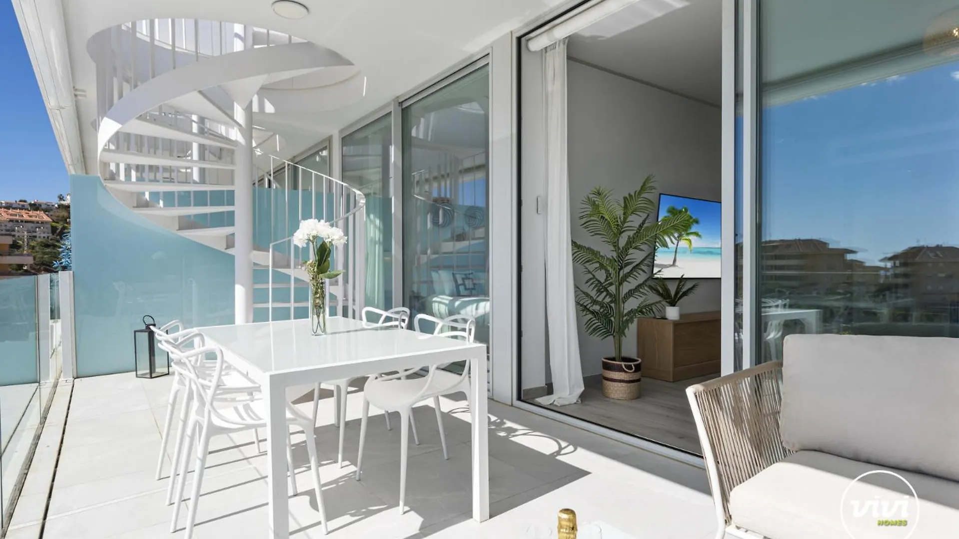 Vivi Homes - Dior Pool, Terrace & Sea View Apartman Fuengirola