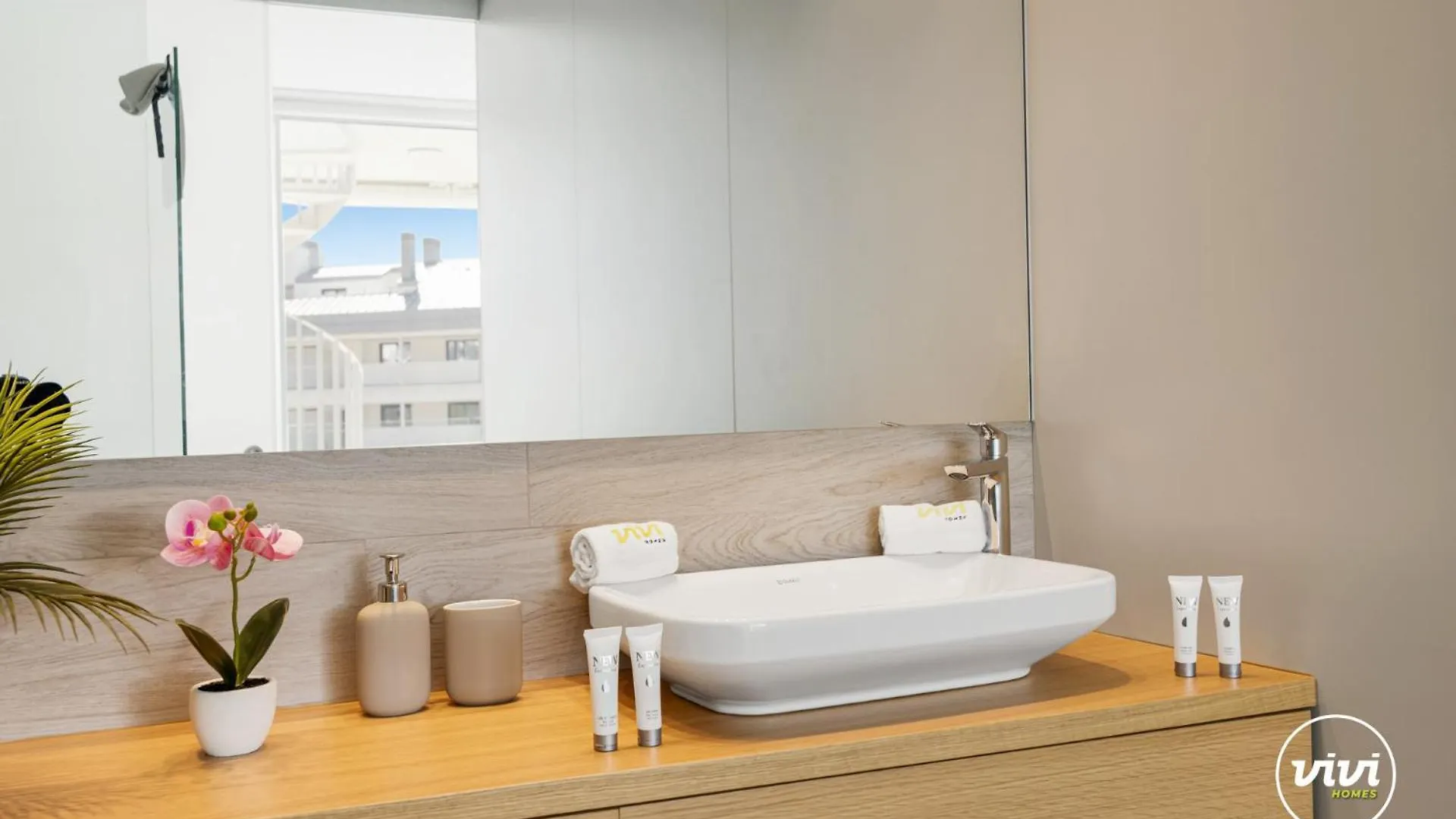 Vivi Homes - Dior Pool, Terrace & Sea View Spanyolország